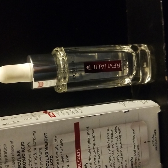 L'OREAL PARIS Revitalift Pure Hyaluronic Acid Serum - Picture 3 of 3
